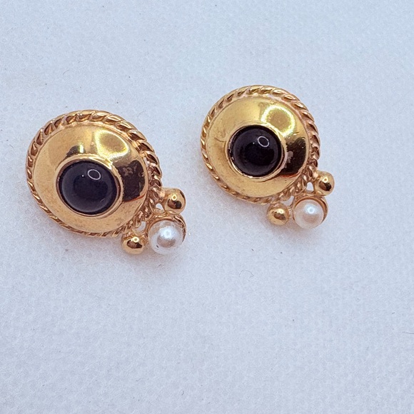 Vintage Liz Claiborne Stud Earrings Goldtone Round Rope Black & Faux Pearl 1.75” - Picture 3 of 6
